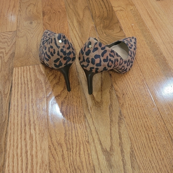 Womens BCBG leopard print heel - Picture 3 of 6